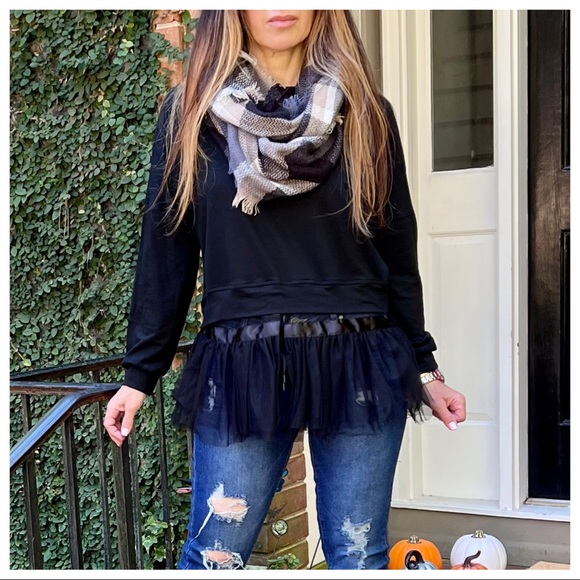 Absolutely Fabulous Paris chic chiffon trim layered top - Picture 4 of 8